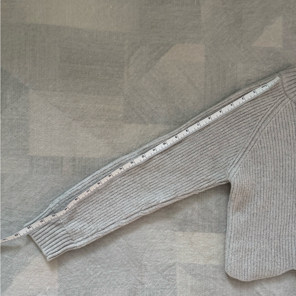 Wilfred Light Gray Ribbed Sweater - Picture 3 of 5
